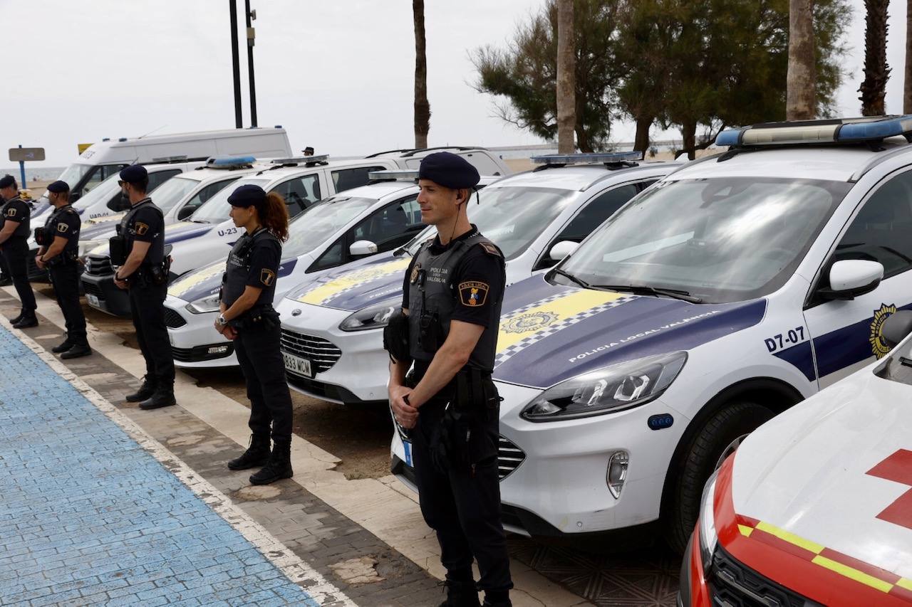 Presentación del dispotivo policial en las playas de Valencia 2024, en imágenes
