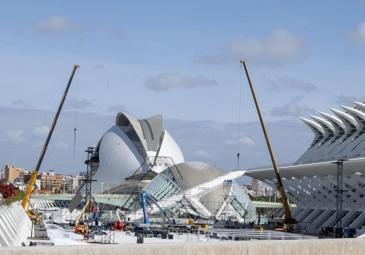 El &#039;festivalódromo&#039; de Valencia comienza su montaje