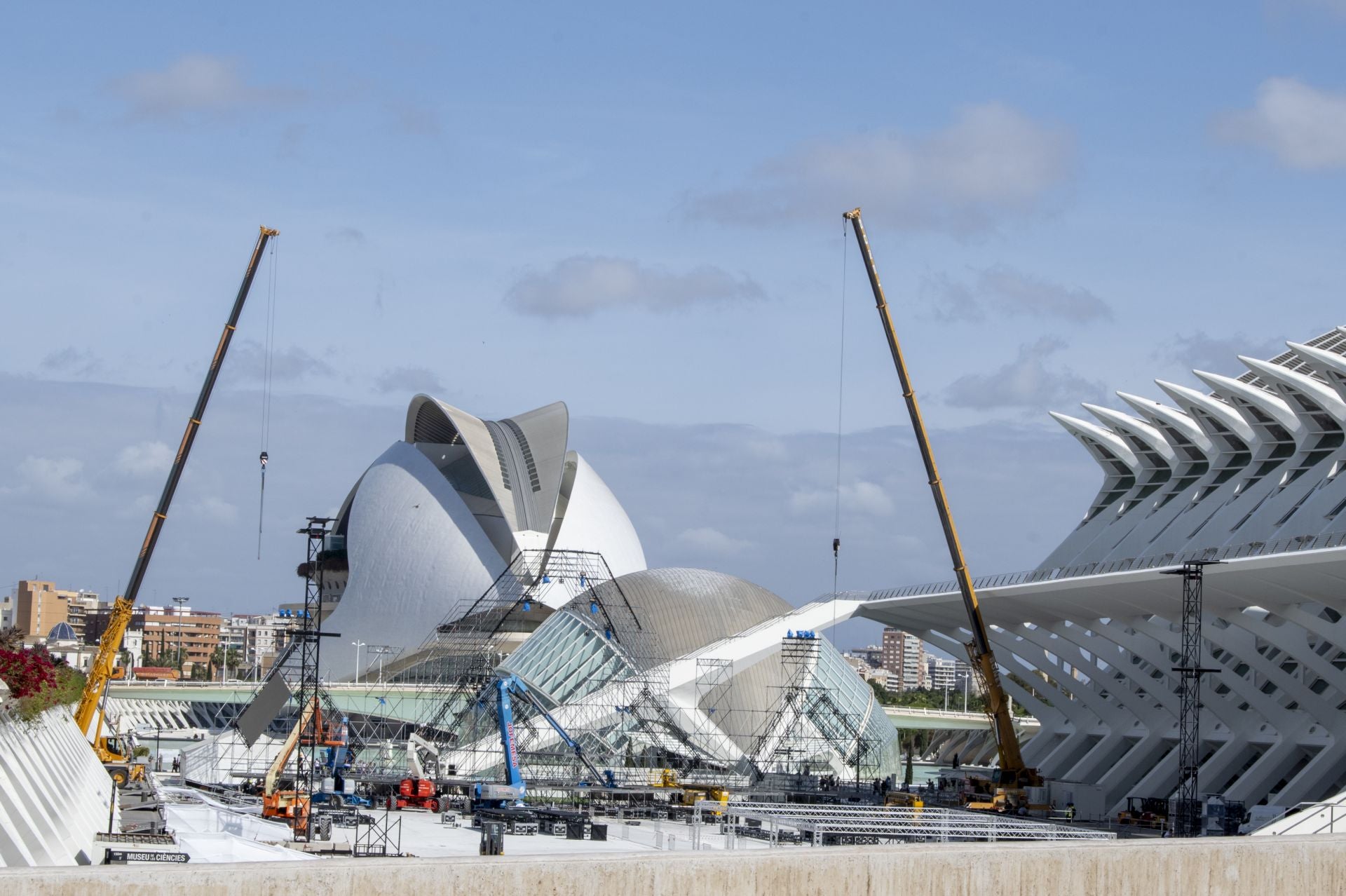 El &#039;festivalódromo&#039; de Valencia comienza su montaje