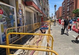 Obras de reurbanización de la avenida Malvarrosa.