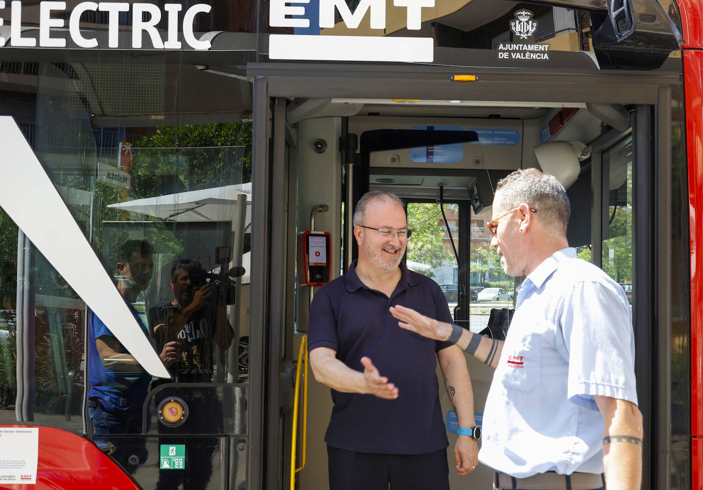 Antonio Rodríguez, el conductor valenciano de la EMT que ha asistido al parto a una pasajera