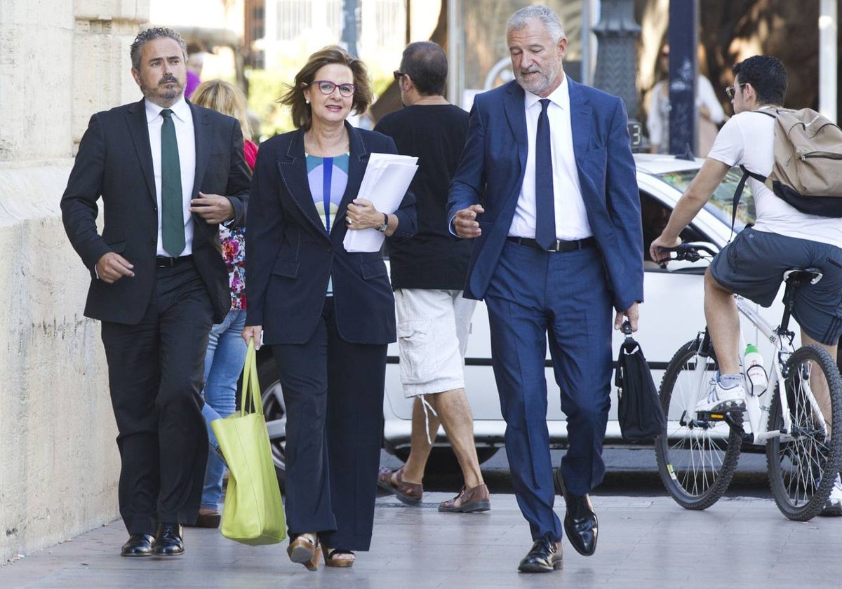 Alicia de Miguel, en las proximidades del Tribunal Superior de Justicia.