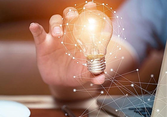 El precio de la luz baja este viernes.