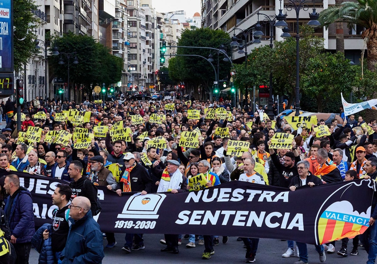 Aficionados, en una de las protestas de este año contra Meriton.