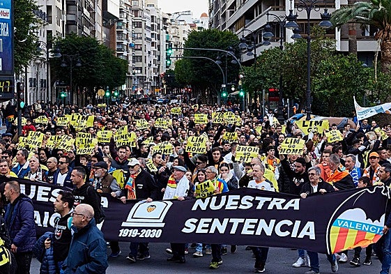 Aficionados, en una de las protestas de este año contra Meriton.