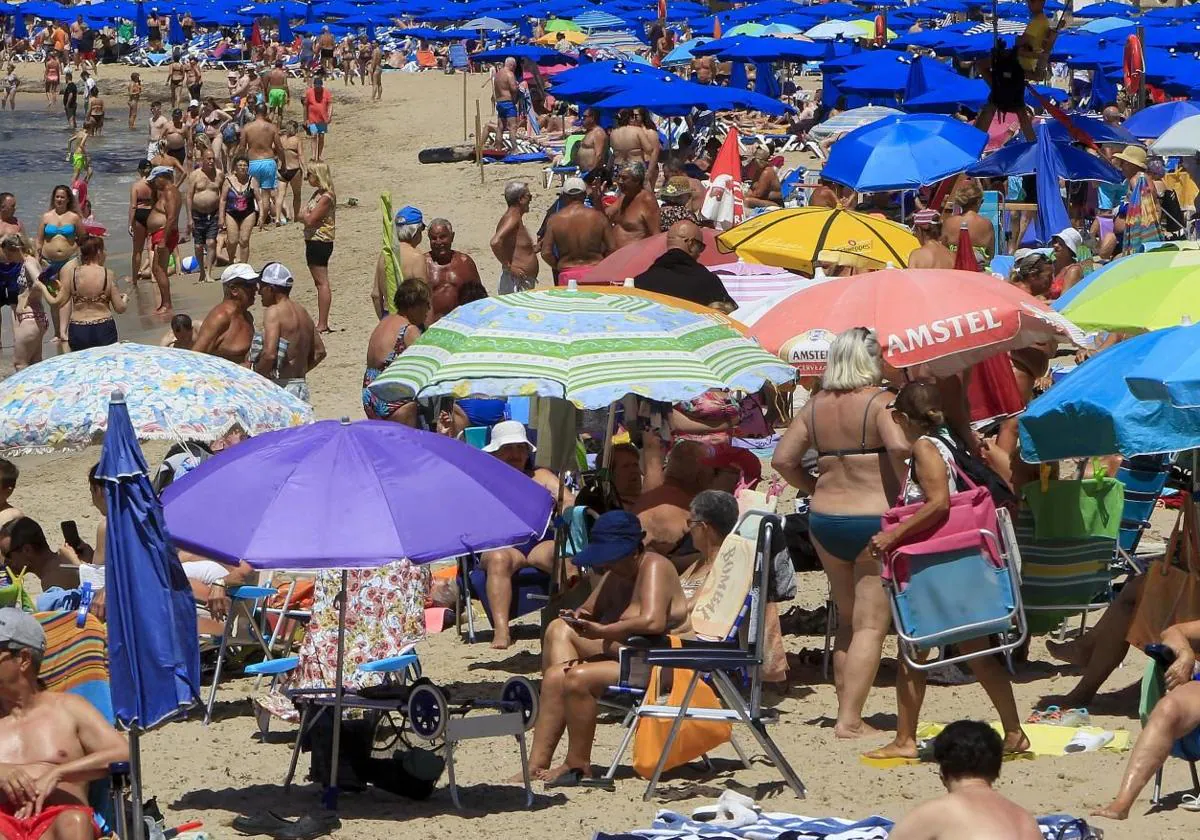 Así están hoy las playas de Benidorm: empieza el verano en Levante, Poniente, Mal Pas, Cala del Tío Ximo y l’Almadrava