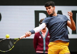 Carlos Alcaraz, durante un partido en Roland Garros.