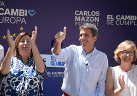 Mazón, acompañado de la alcaldesa de Dénia, Pepa Font, y la alcaldesa de Xàbia, Rosa Cardona.