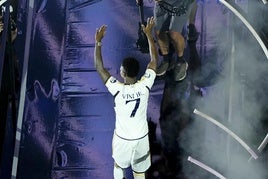 Vinicius, en la celebración de la Champions del Madrid.