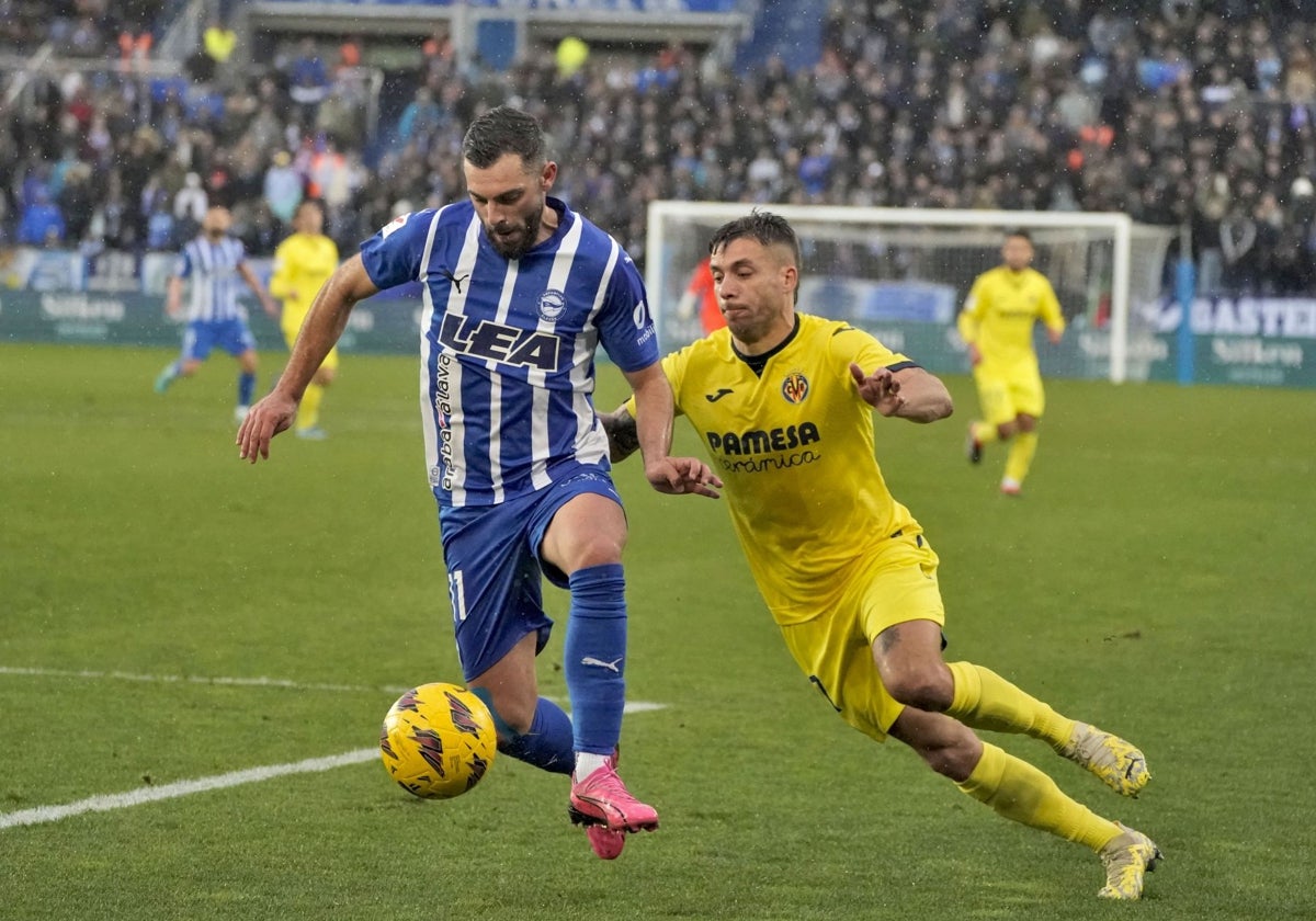 Luis Rioja y Kiko Femenía, en un Alavés-Villarreal de la presente temporada.