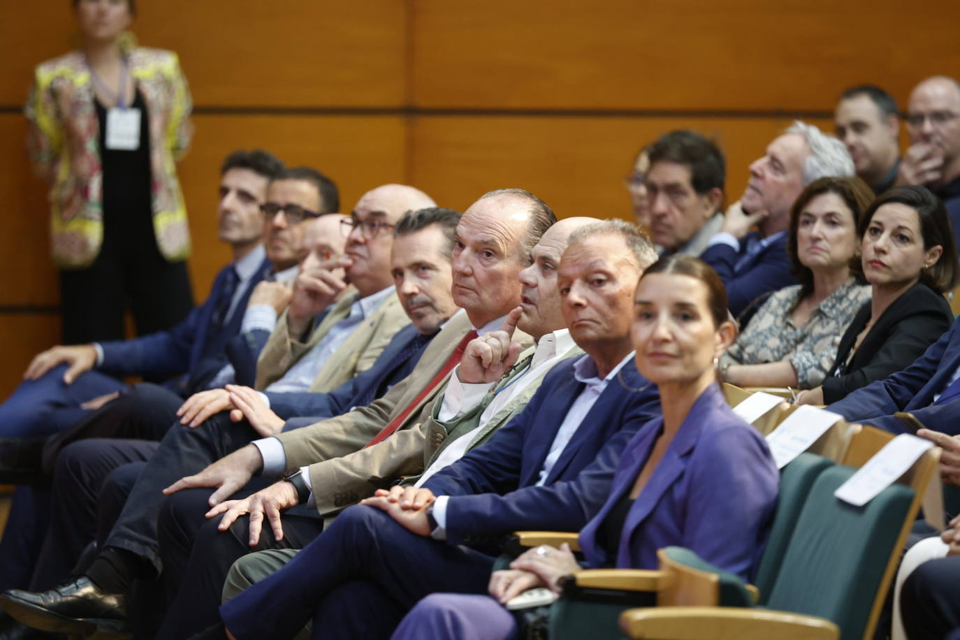 Las imágenes de la conferencia de Juan Roig en Etnor