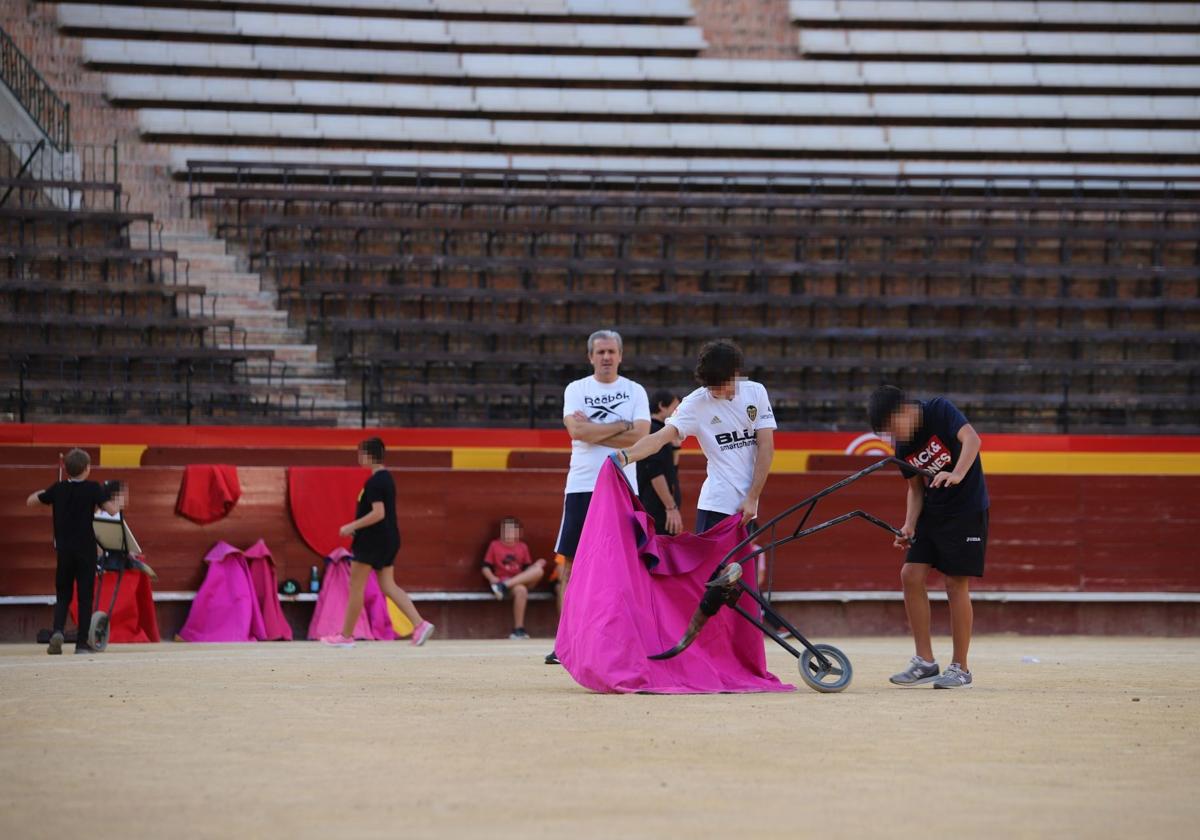 El Ayuntamiento de Valencia pospone otros 15 días la decisión sobre los encierros taurinos infantiles