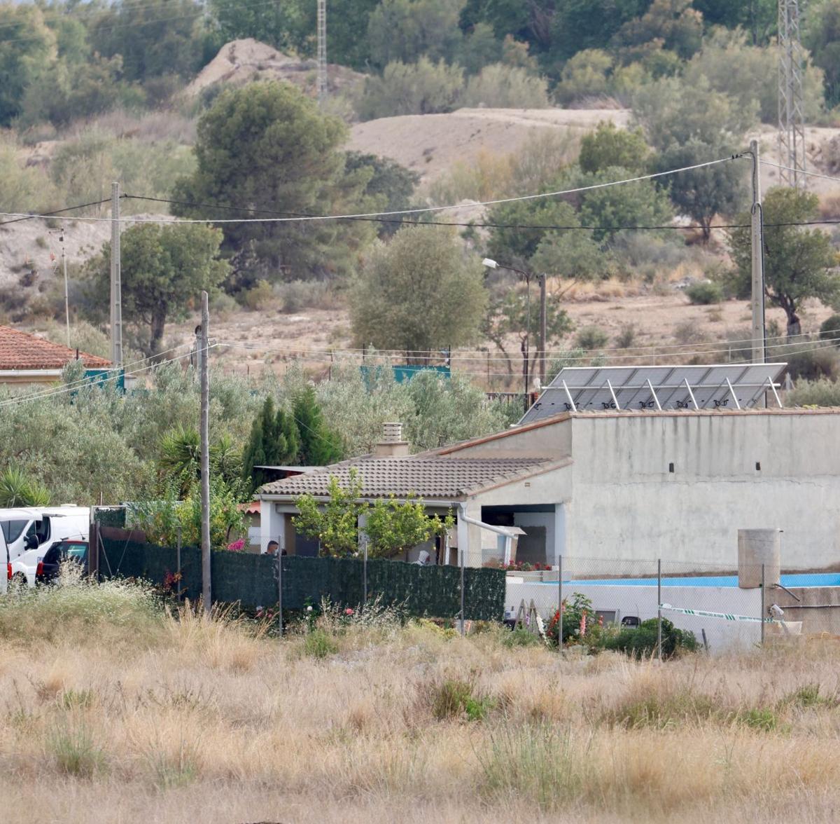 Un hombre mata a tiros a su pareja y al hijo de ella y luego se suicida en Benaguasil tras avisar a la familia