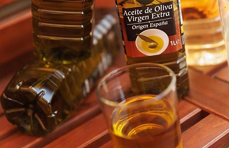 Botellas de aceite de oliva.