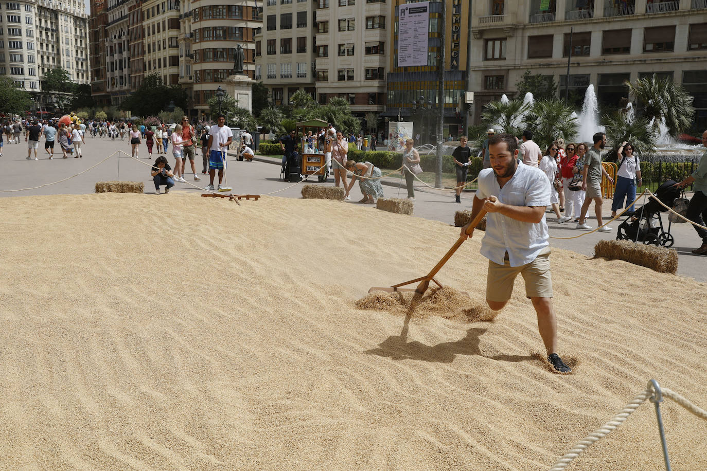 Fotos del festival Tastarros en la plaza del Ayuntamiento de Valencia