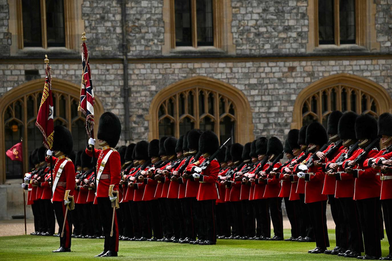 Carlos III, &#039;obligado&#039; a sustituir a Kate Middleton en la Revisión del coronel