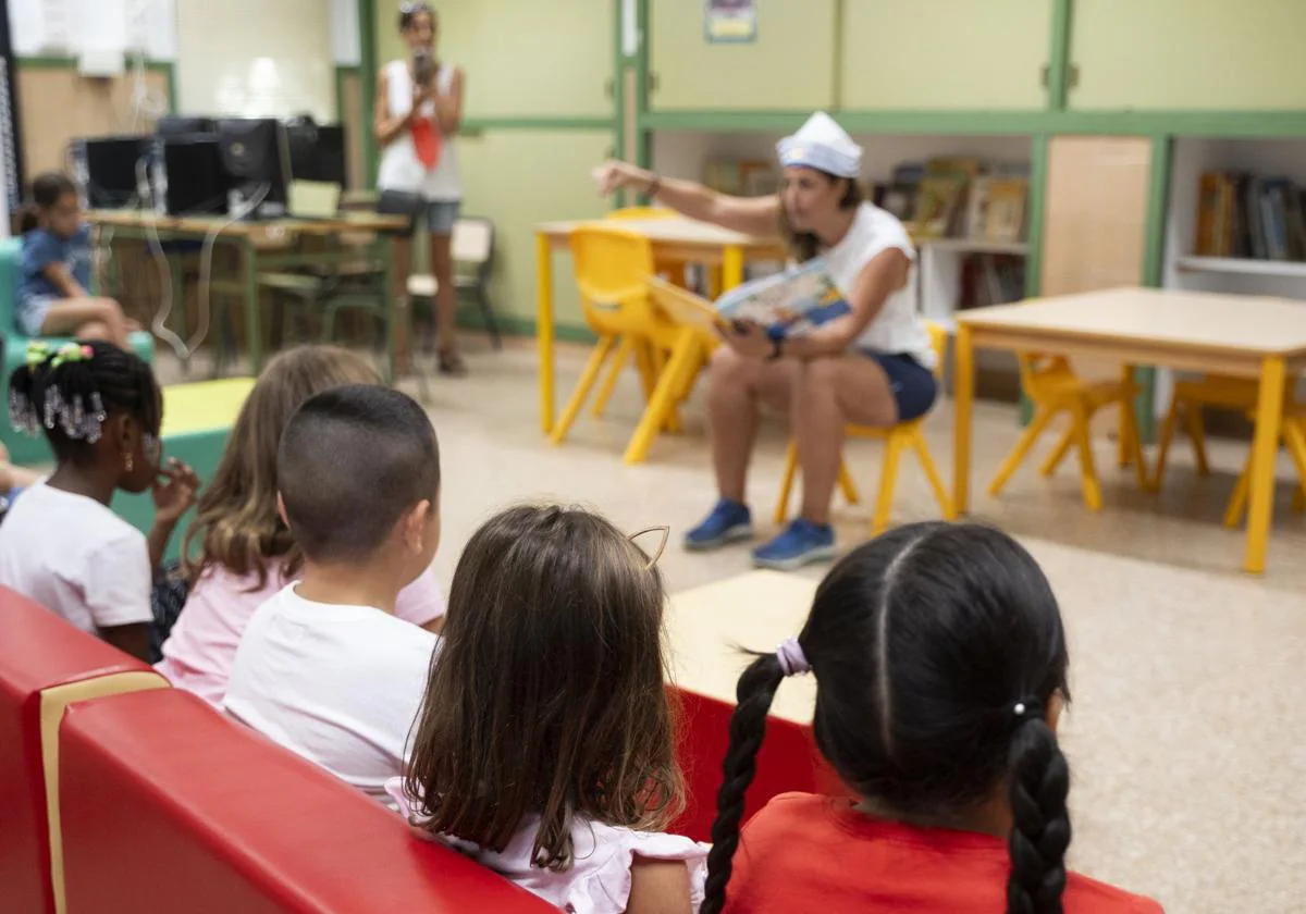 La Diputación de Castellón elabora un cuento infantil para acercar el mundo de los archivos a los niños