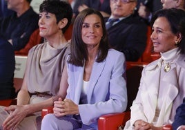 El look más primaveral de la reina Letizia