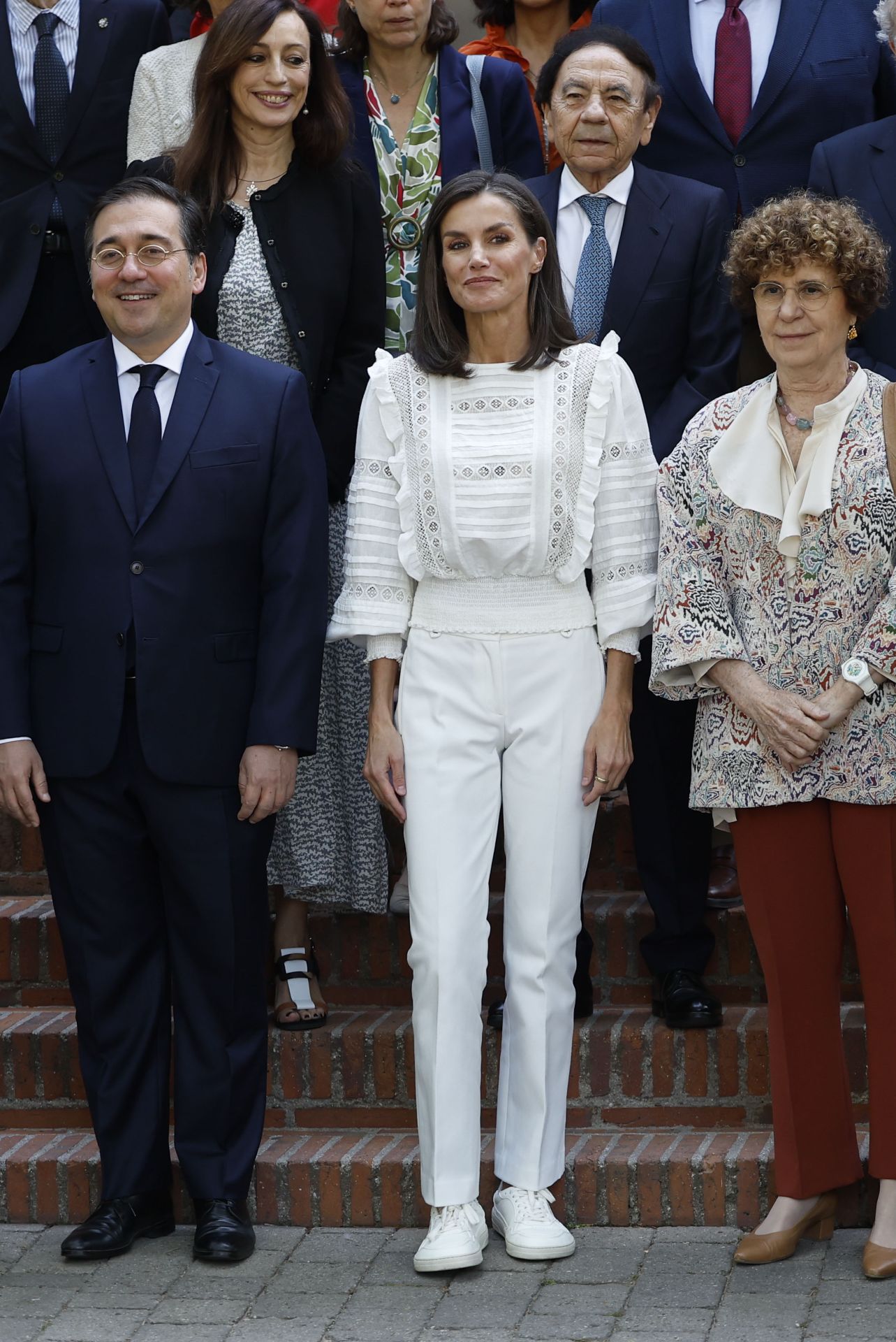 Letizia rescata su blusa más romántica y enamora a las estilistas