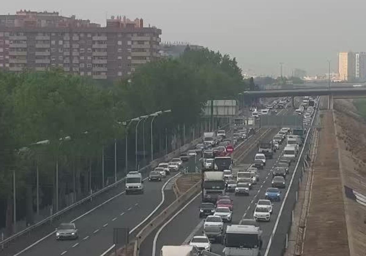 Más de 18 kilómetros de atascos en las entradas y salidas a Valencia