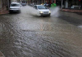 Beniarrés ha registrado 37,4 litros por metro cuadrado este miércoles. En la imagen, una calle anegada el martes.