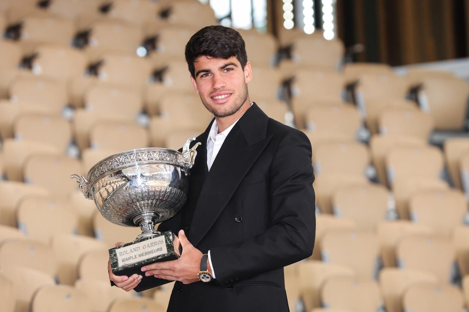 El destino que ha elegido Alcaraz para sus vacaciones acompañado de un futbolista tras ser campeón de Roland Garros