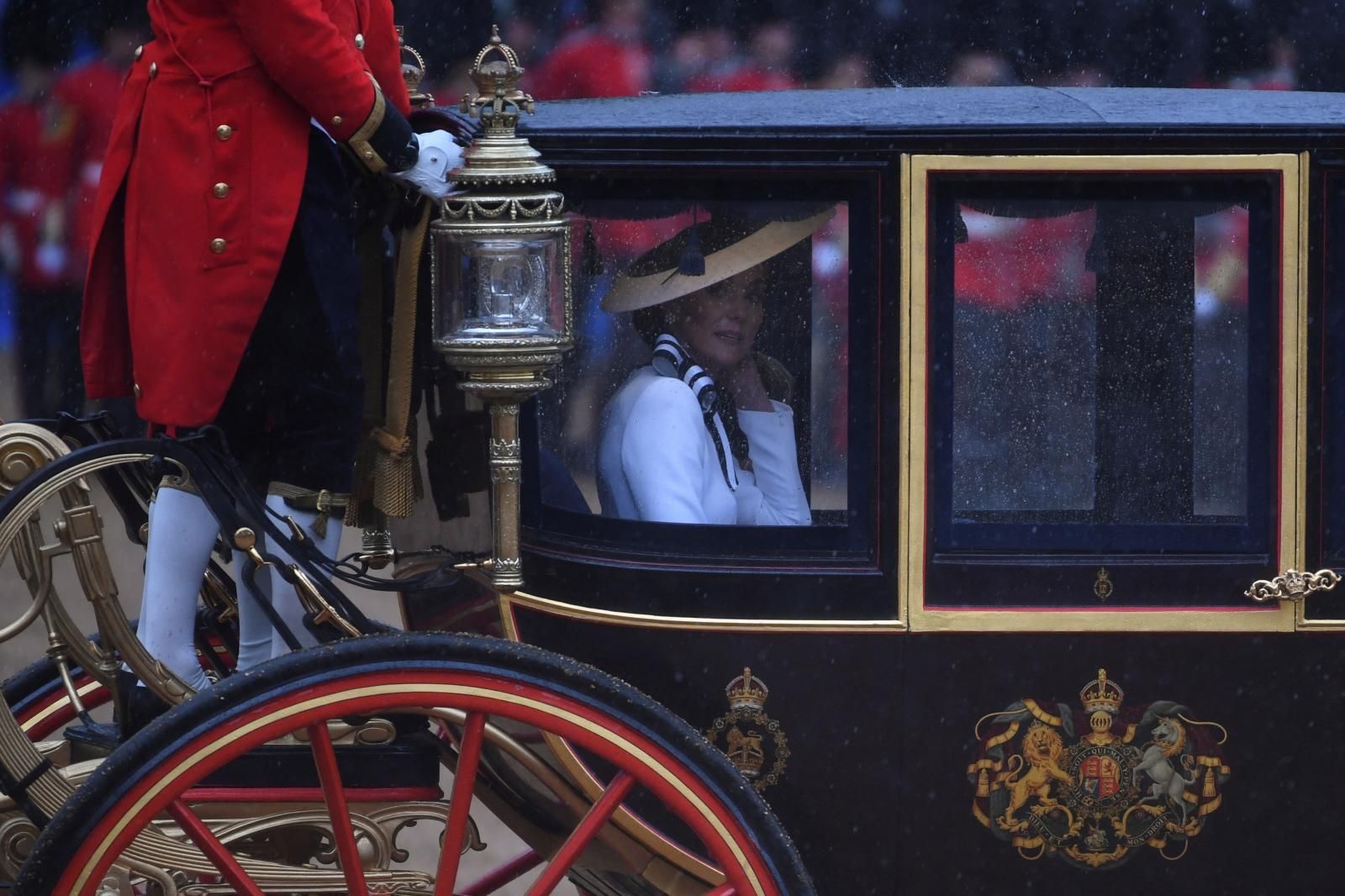 Kate Middleton reaparece en el Trooping the Colour