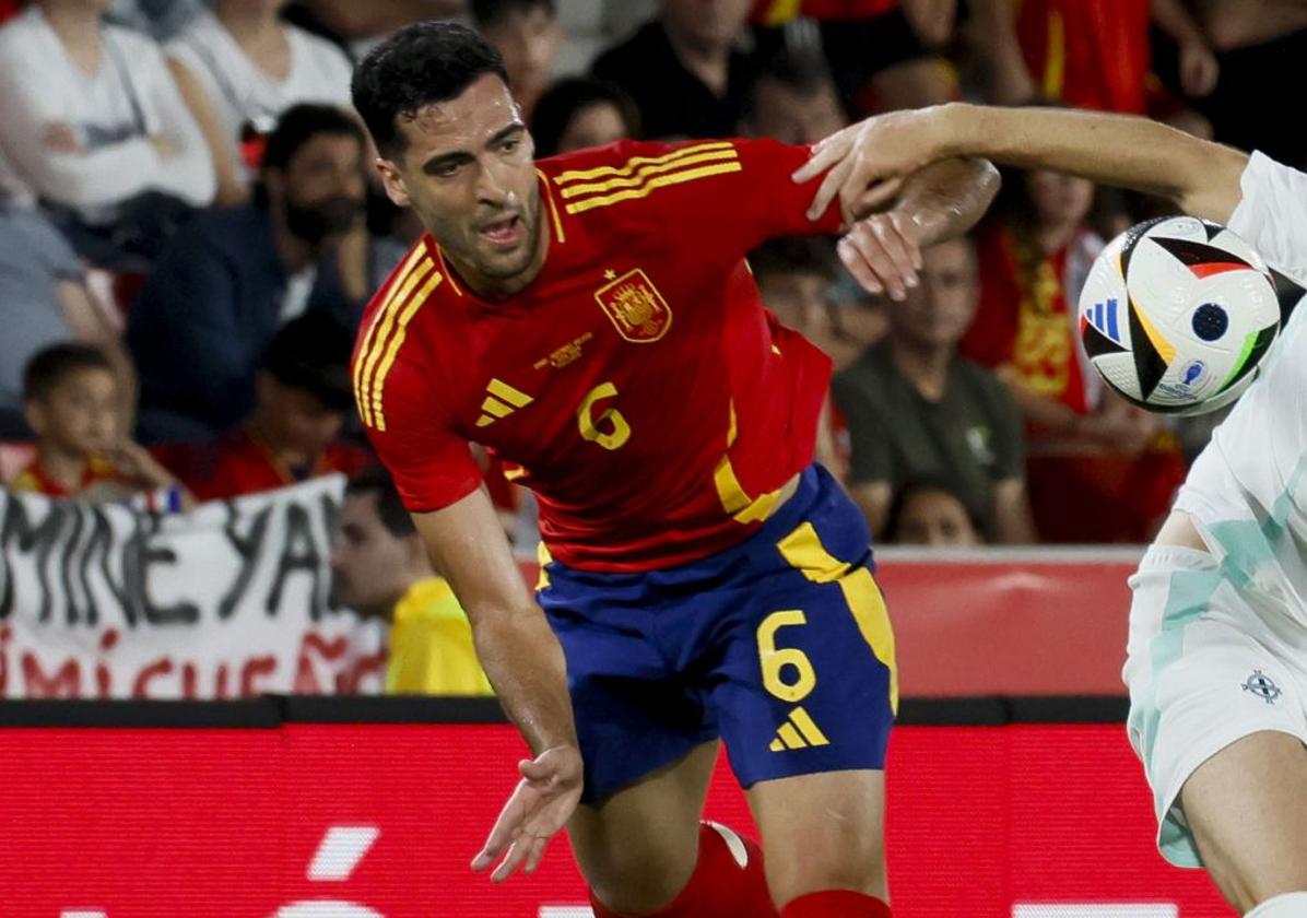 Mikel Merino en el amistoso contra Irlanda del Norte.