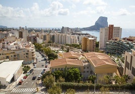 Panorámica de Calp, con la plaza Mayor en la zona central.