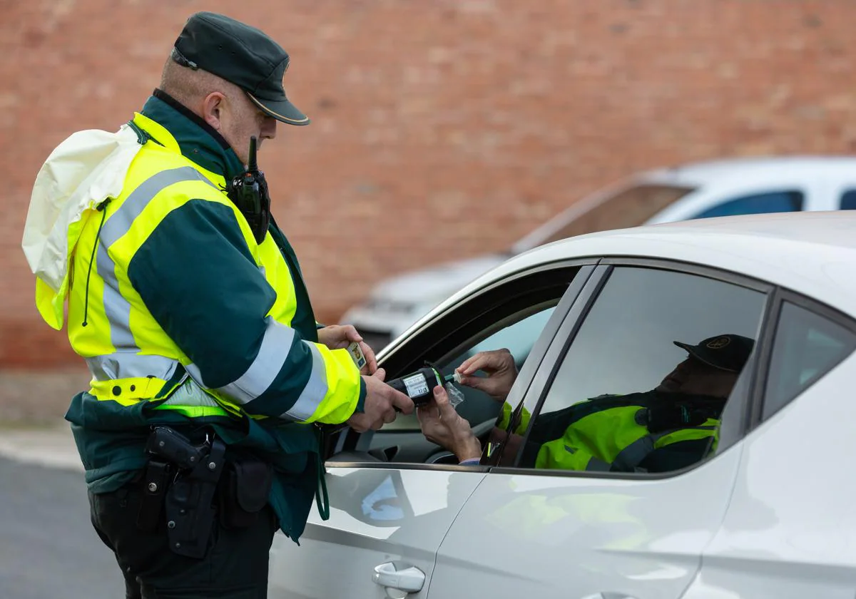 Persecución por El Puig para detener a un conductor que transportaba droga