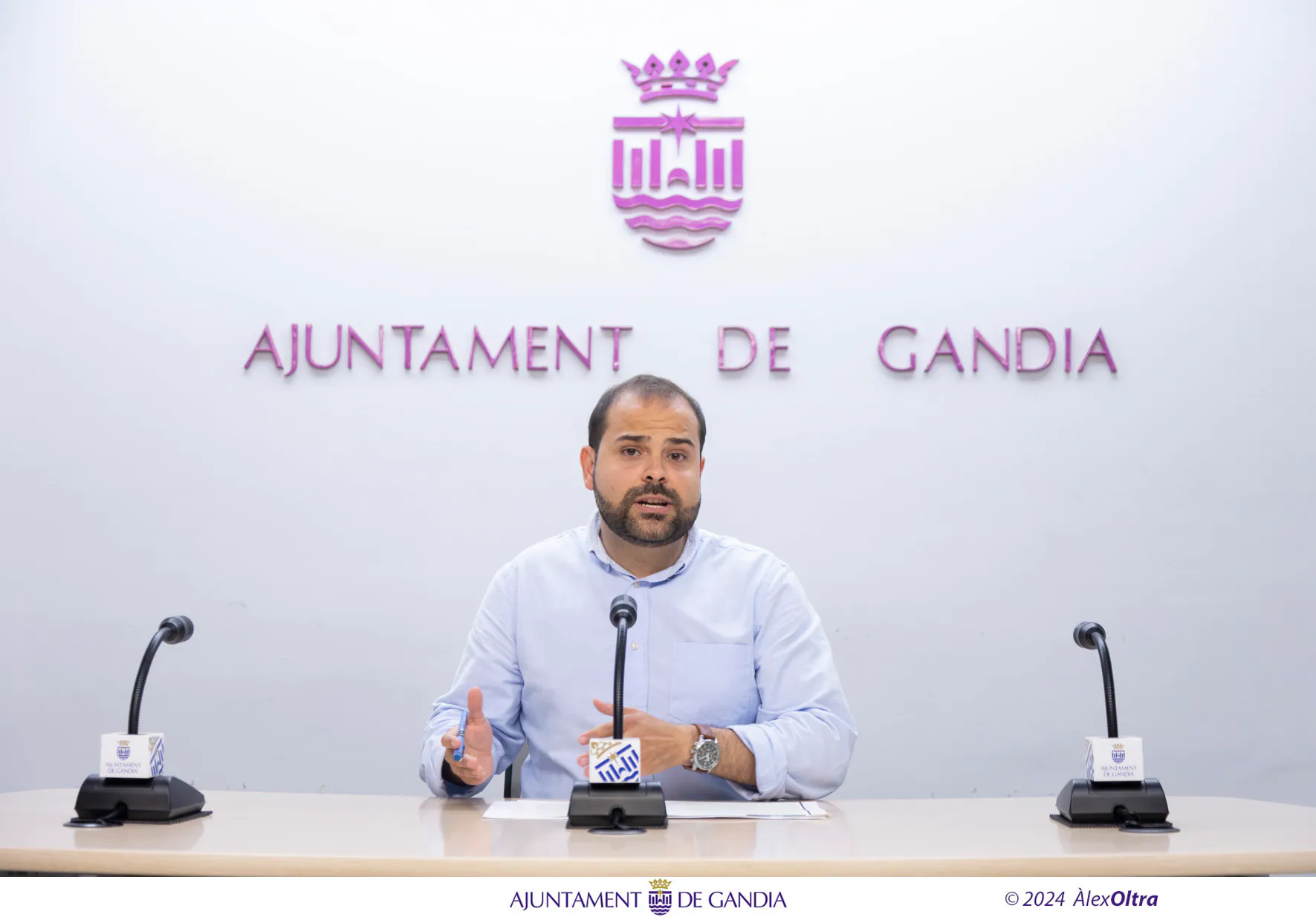 Gandia PP critica el cierre del complejo deportivo para renovaciones, citando una falta de planificación y el impacto negativo en los usuarios.