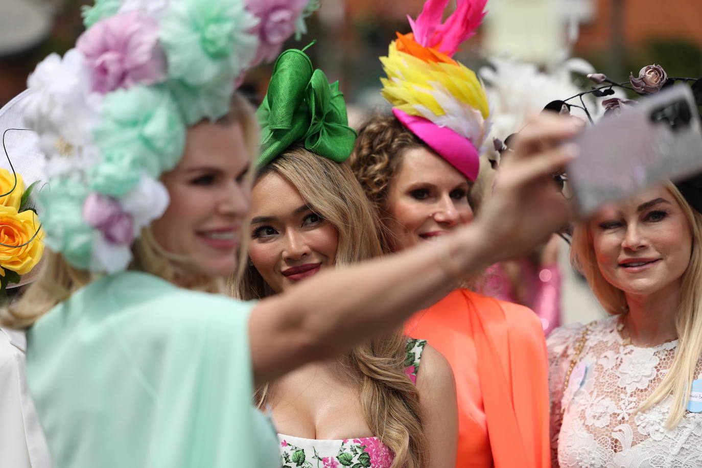 Las carreras de Royal Ascot vuelven a reunir a la élite inglesa y a sus tocados