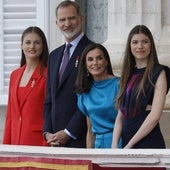 La Reina Letizia deslumbra con un look reciclado de una firma sostenible española