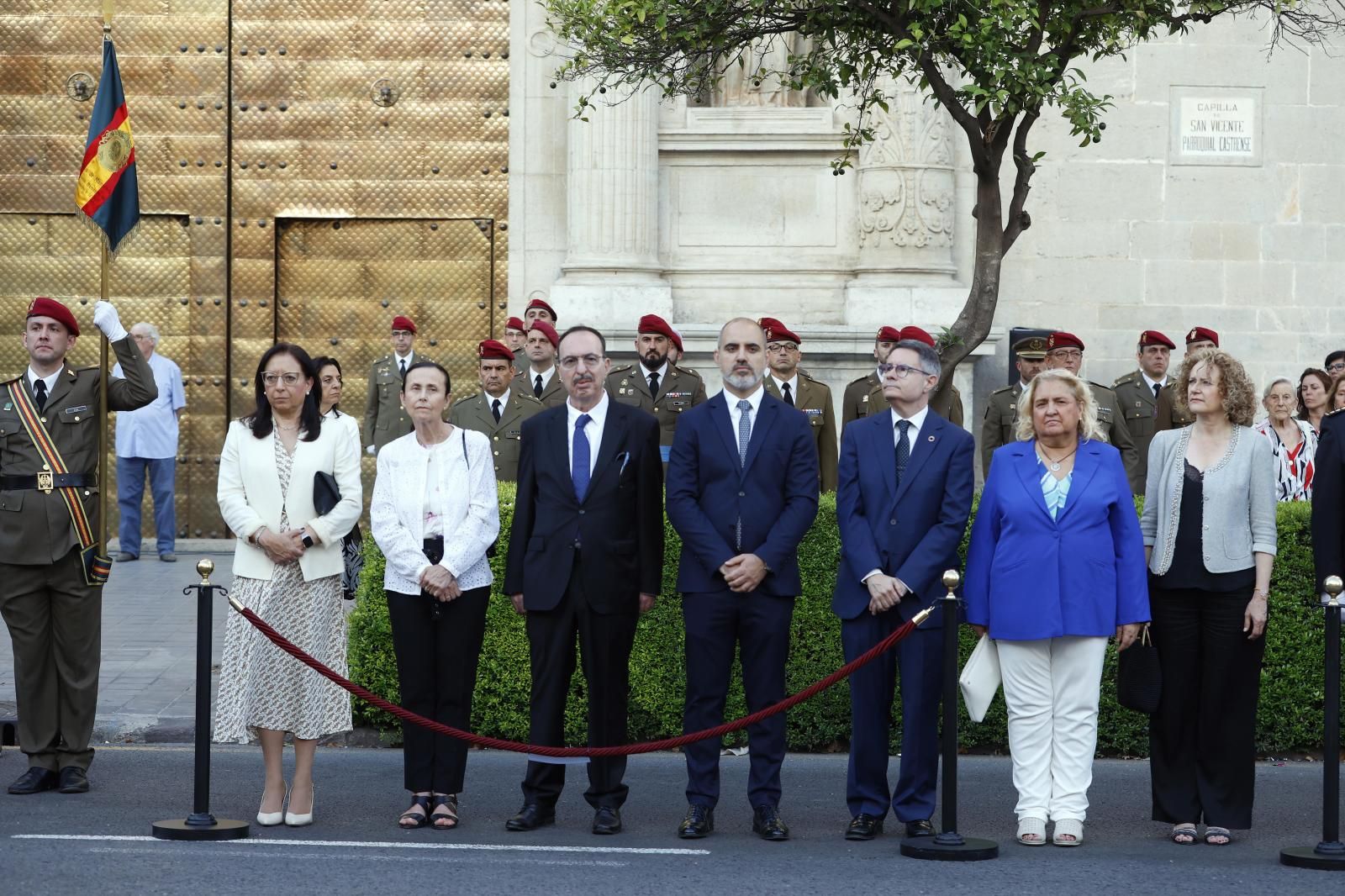 Solemne arriada de bandera en Valencia por el décimo aniversario de la proclamación de Felipe IV como Rey