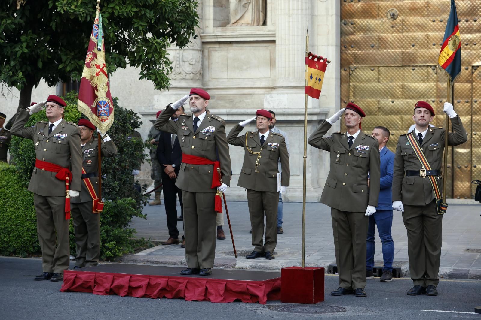 Solemne arriada de bandera en Valencia por el décimo aniversario de la proclamación de Felipe IV como Rey