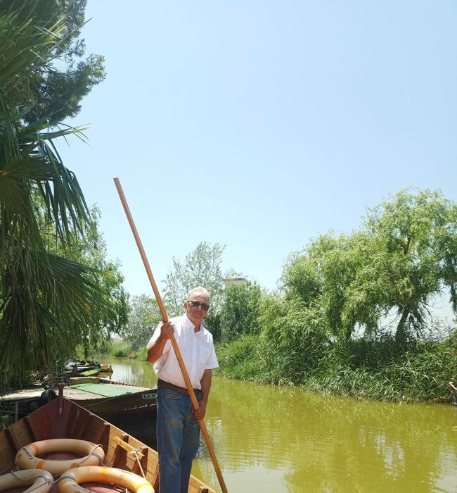 Cipri Calero, barquero.