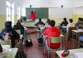 Alumnos de instituto durante una clase, en una imagen de archivo.