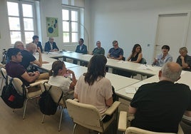 Los miembros del Consell de Disseny en la primera reunión constitutiva del 20 de junio.