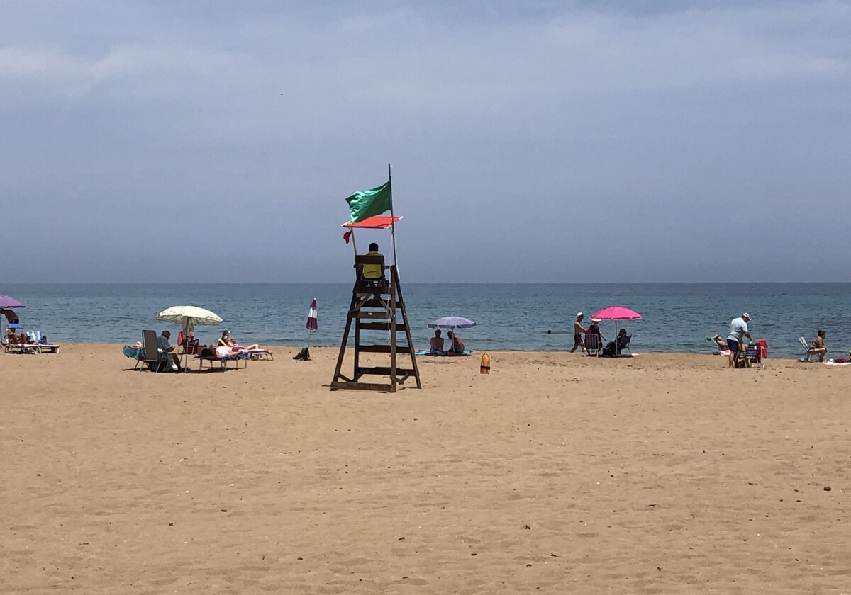 Dispositivo especial de vigilancia y limpieza de playas en Dénia para la Noche de San Juan