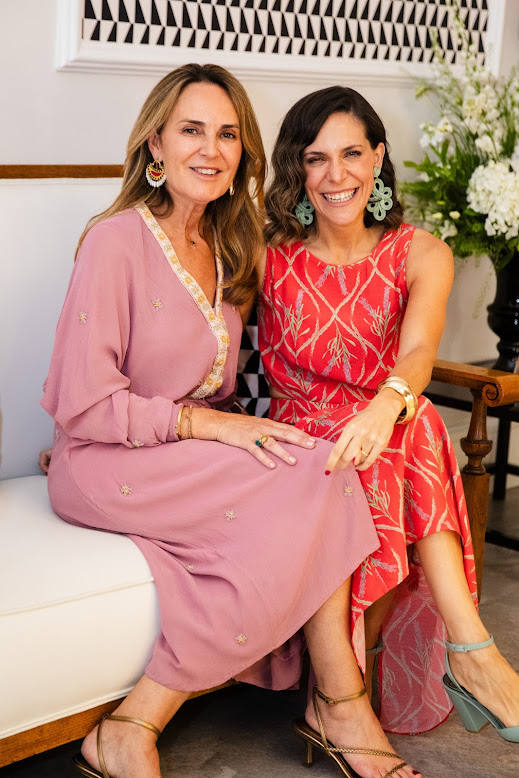 Lola Salvador y Amparo González Fontana.