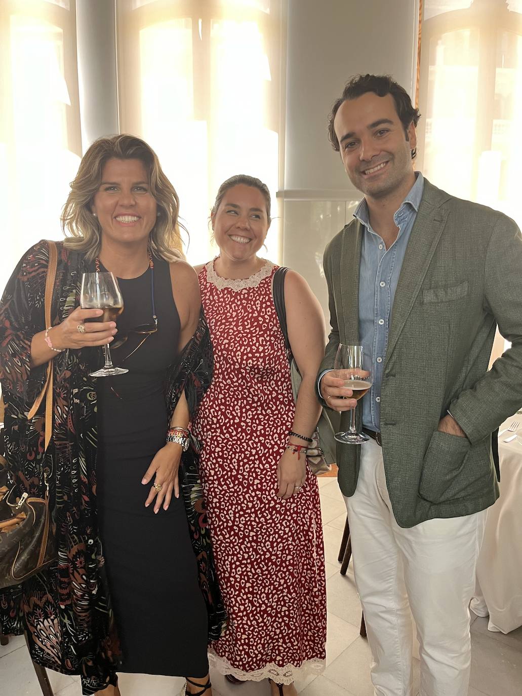 Cayetana y Casilda Moret y Jaime Figar en la presentación de Nuba.