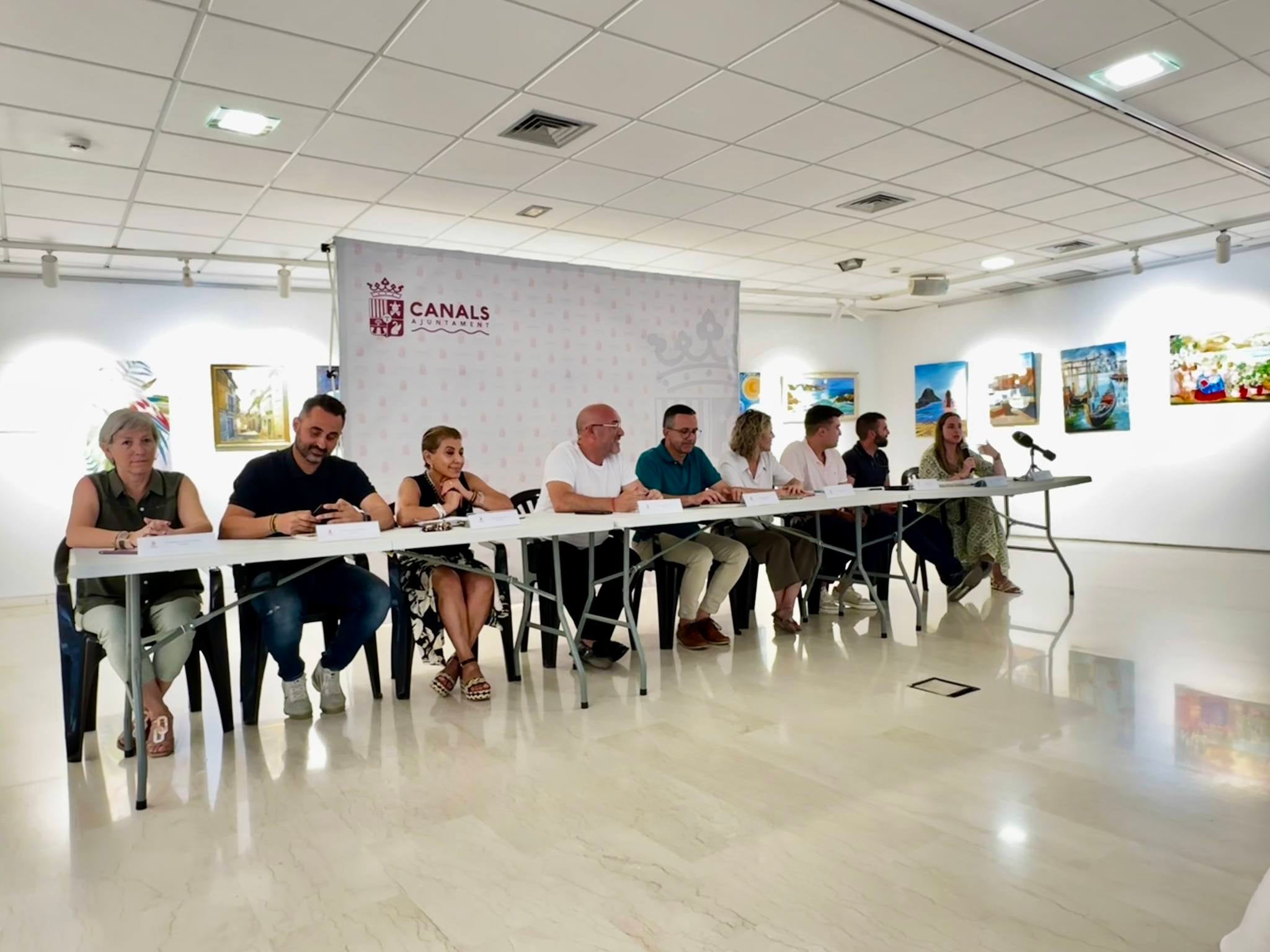 El equipo de gobierno de Canals, en el acto público organizado para hacer balance de la gestión.