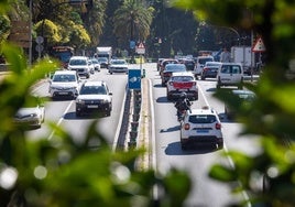 Coches en la salida del túnel de las grandes vías de Valencia.