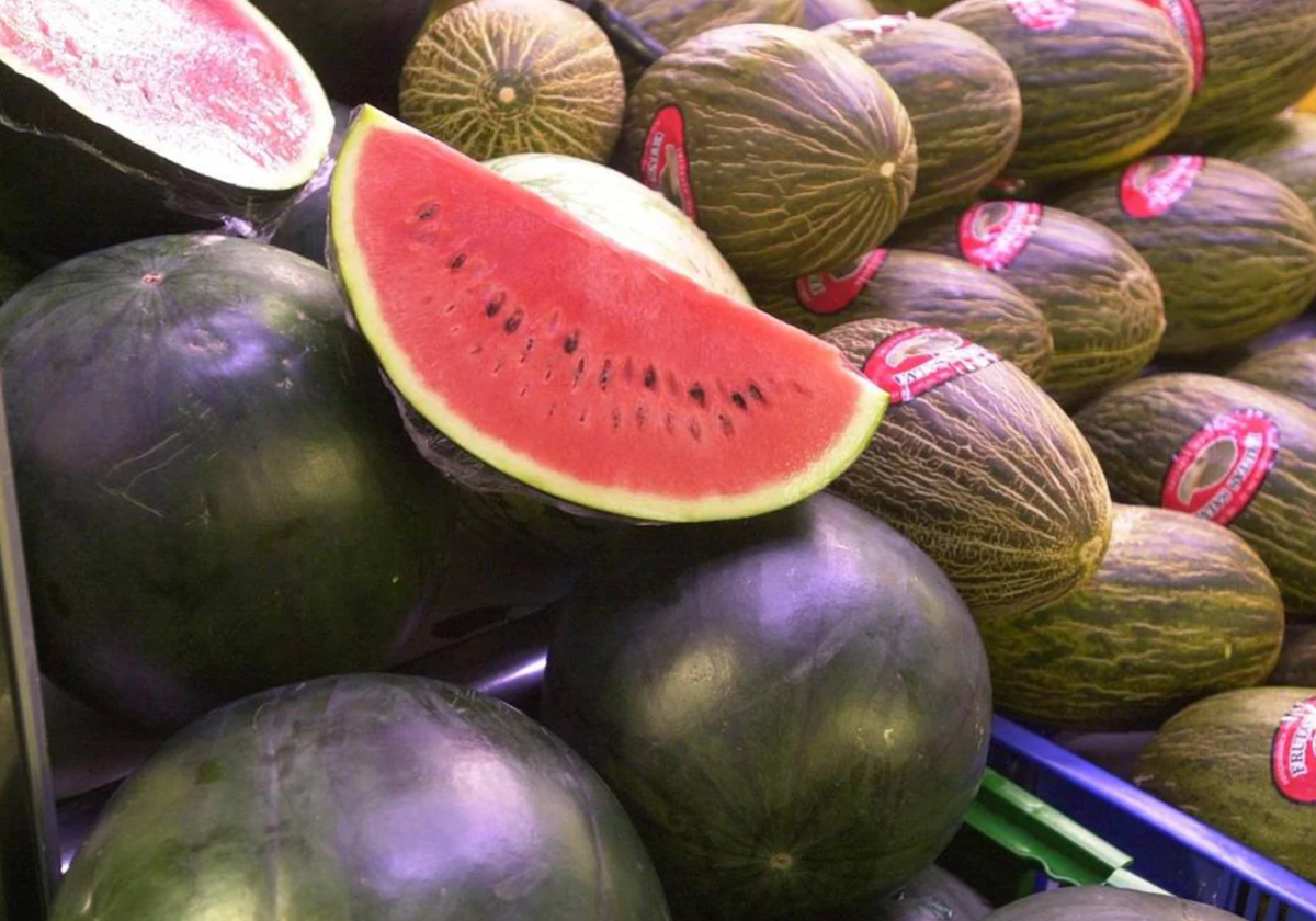 El sencillo truco de la OCU para madurar en casa un melón o sandía que ha salido verde