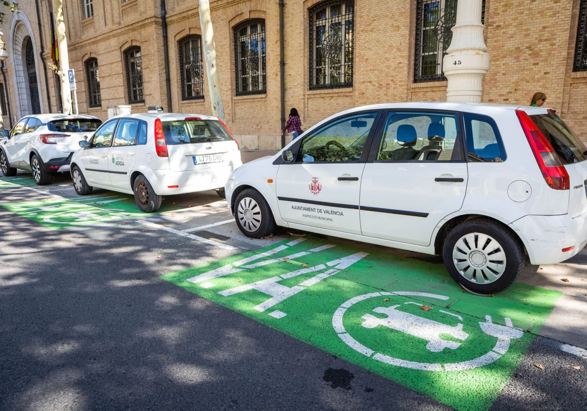 Viajes gratis en la EMT y 48 días de circulación por Valencia para los conductores de vehículos contaminantes