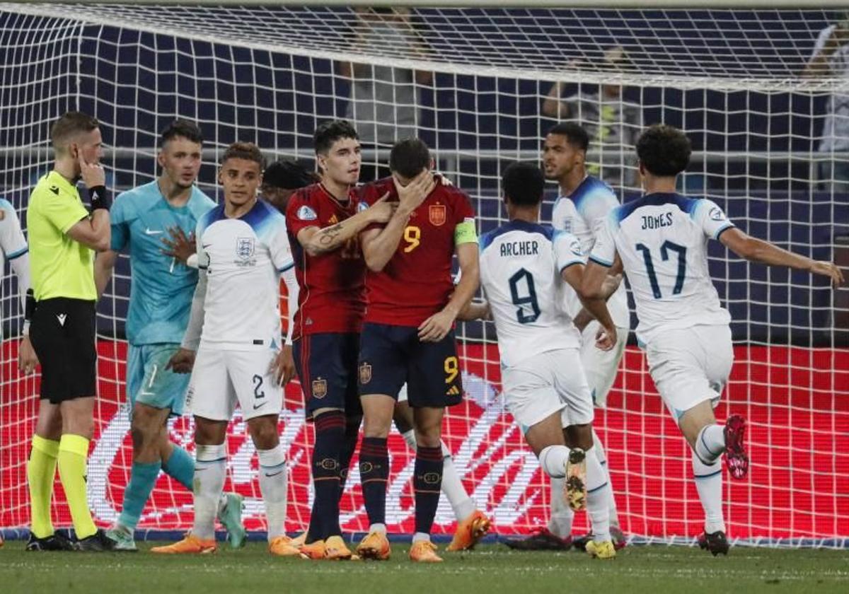 Abel Ruiz, tras fallar un penalti en el europeo sub-21.