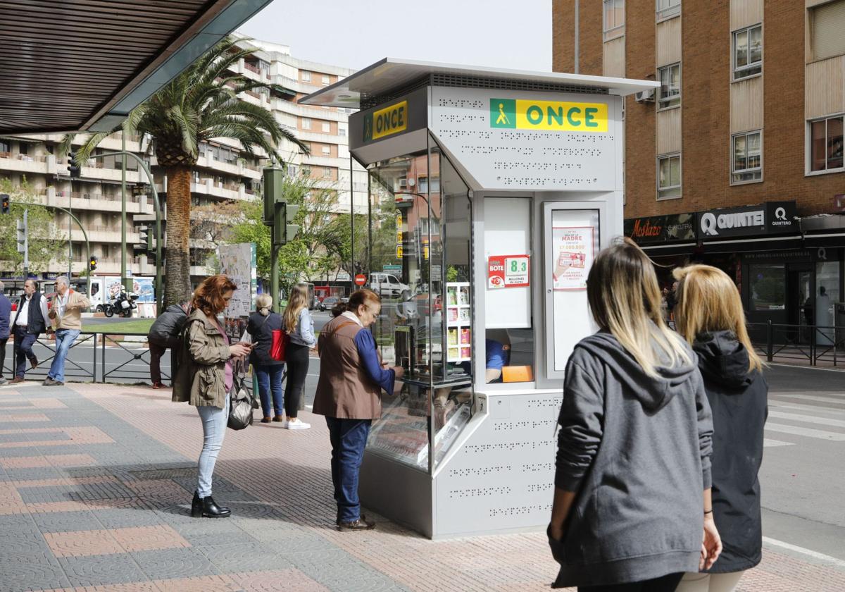 Un kiosco de la ONCE en una imagen de archivo.