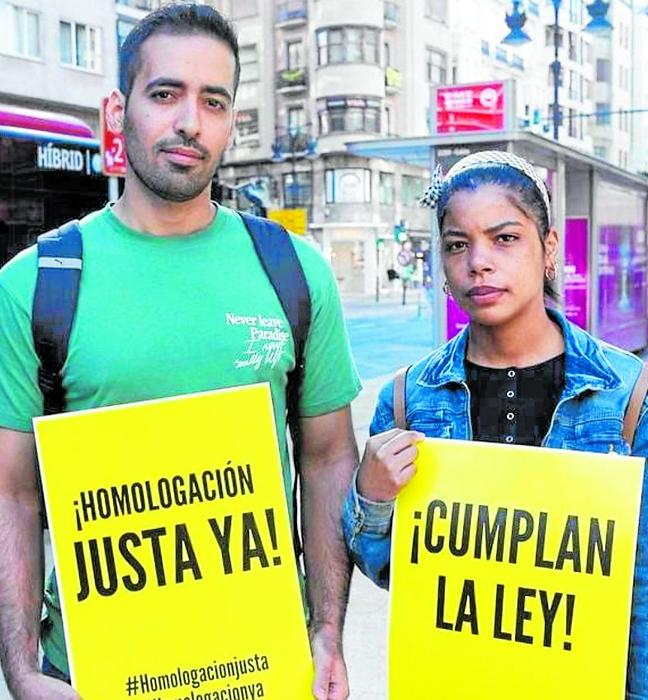 Marco Herrerera y Yanaris, en una protesta a favor de la homologación.