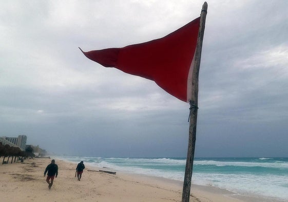 El Caribe se prepara para el huracán más tempranero.