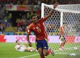 Lamine celebra el gol anulado minutos después,